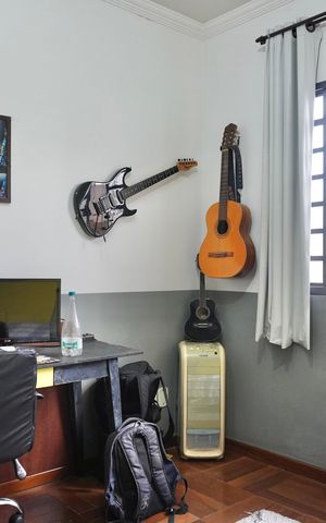 Casa à venda com 210m², 3 quartos e 3 vagas Casa à venda com 210m², 3 quartos e 3 vagasQuarto 1