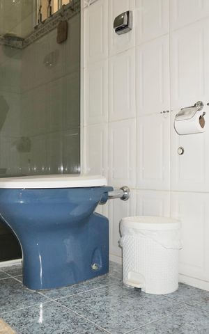 Casa à venda com 210m², 3 quartos e 3 vagas Casa à venda com 210m², 3 quartos e 3 vagasBanheiro Social