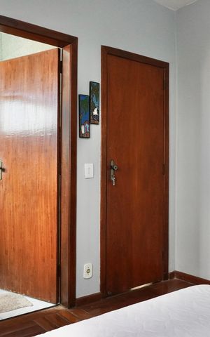 Casa à venda com 210m², 3 quartos e 3 vagas Casa à venda com 210m², 3 quartos e 3 vagasSuíte