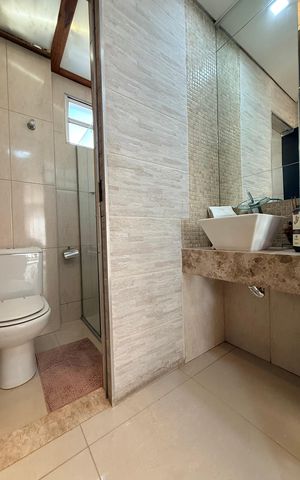 Apartamento à venda com 270m², 4 quartos e 2 vagas Apartamento à venda com 270m², 4 quartos e 2 vagasBanheiro 2