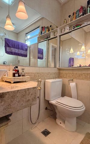 Apartamento à venda com 270m², 4 quartos e 2 vagas Apartamento à venda com 270m², 4 quartos e 2 vagasBanheiro 1