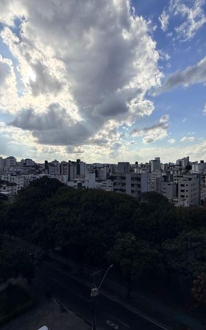Apartamento à venda com 270m², 4 quartos e 2 vagas Apartamento à venda com 270m², 4 quartos e 2 vagasVista