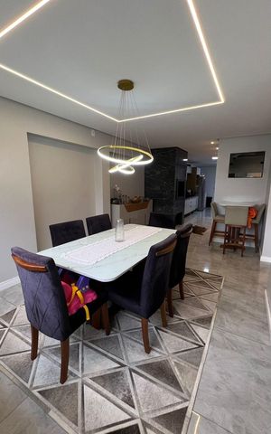 Casa à venda com 220m², 3 quartos e 4 vagas Casa à venda com 220m², 3 quartos e 4 vagasSala de Jantar