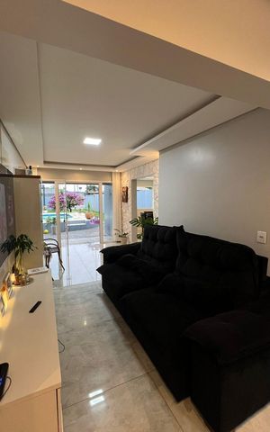 Casa à venda com 220m², 3 quartos e 4 vagas Casa à venda com 220m², 3 quartos e 4 vagasSala