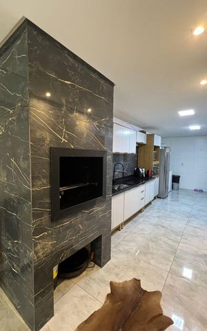 Casa à venda com 220m², 3 quartos e 4 vagas Casa à venda com 220m², 3 quartos e 4 vagasCozinha
