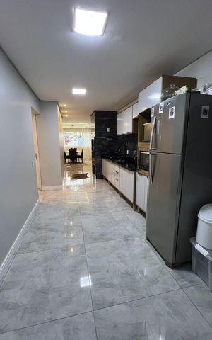 Casa à venda com 220m², 3 quartos e 4 vagas Casa à venda com 220m², 3 quartos e 4 vagasCozinha