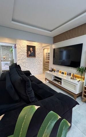 Casa à venda com 220m², 3 quartos e 4 vagas Casa à venda com 220m², 3 quartos e 4 vagasSala