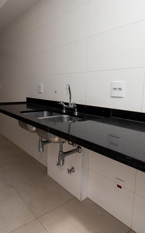 Apartamento à venda com 251m², 3 quartos e 2 vagas Apartamento à venda com 251m², 3 quartos e 2 vagasCozinha