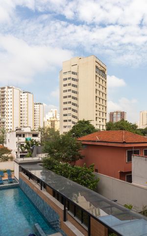 Apartamento à venda com 251m², 3 quartos e 2 vagas Apartamento à venda com 251m², 3 quartos e 2 vagasÁrea comum - Piscina