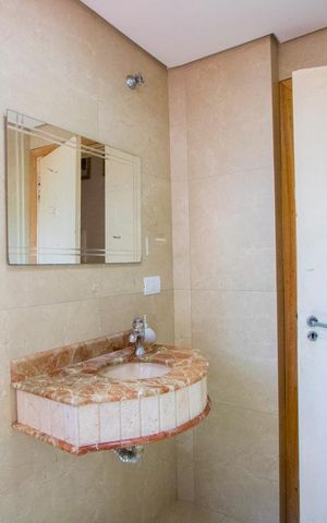 Apartamento à venda com 140m², 3 quartos e 1 vaga Apartamento à venda com 140m², 3 quartos e 1 vagaBanheiro social