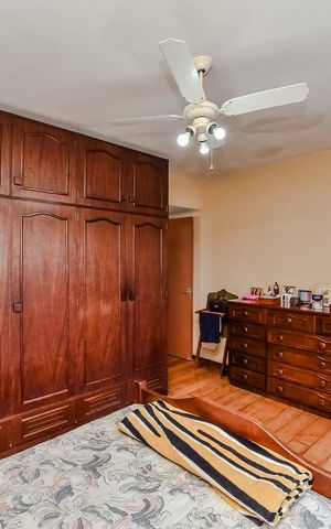 Apartamento à venda com 158m², 3 quartos e 2 vagas Apartamento à venda com 158m², 3 quartos e 2 vagasSuíte