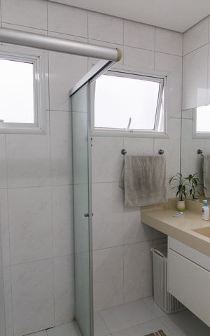 Casa à venda com 380m², 4 quartos e 5 vagas Casa à venda com 380m², 4 quartos e 5 vagasBanheiro do quarto 4
