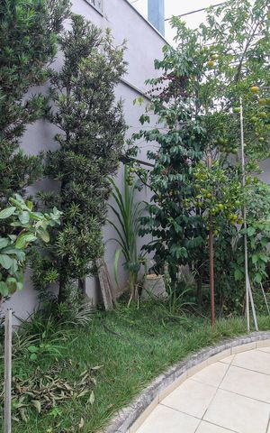 Casa à venda com 380m², 4 quartos e 5 vagas Casa à venda com 380m², 4 quartos e 5 vagasQuintal