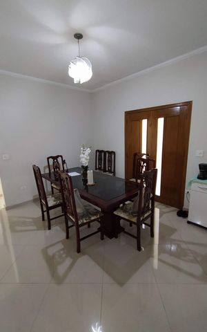 Casa à venda com 204m², 3 quartos e 6 vagas Casa à venda com 204m², 3 quartos e 6 vagasSala de Jantar