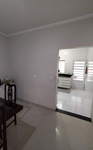 Casa à venda com 204m², 3 quartos e 6 vagas Casa à venda com 204m², 3 quartos e 6 vagasSala de Jantar