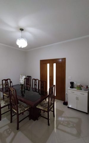 Casa à venda com 204m², 3 quartos e 6 vagas Casa à venda com 204m², 3 quartos e 6 vagasSala de Jantar