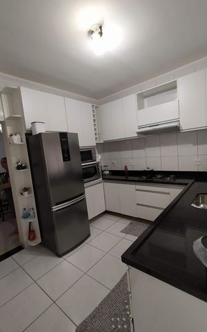 Casa à venda com 204m², 3 quartos e 6 vagas Casa à venda com 204m², 3 quartos e 6 vagasCozinha
