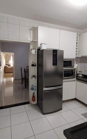 Casa à venda com 204m², 3 quartos e 6 vagas Casa à venda com 204m², 3 quartos e 6 vagasCozinha