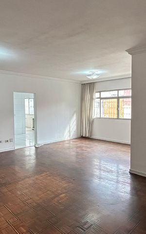 Apartamento para alugar com 140m², 3 quartos e sem vaga Apartamento para alugar com 140m², 3 quartos e sem vagaSala
