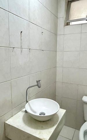 Apartamento para alugar com 140m², 3 quartos e sem vaga Apartamento para alugar com 140m², 3 quartos e sem vagaBanheiro 2