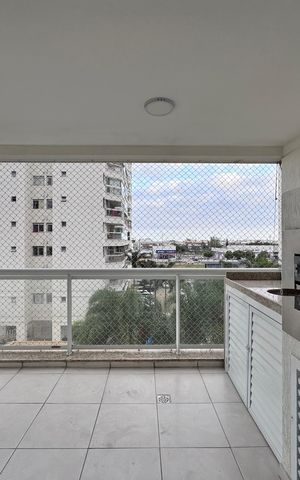 Apartamento à venda com 81m², 3 quartos e 1 vaga Apartamento à venda com 81m², 3 quartos e 1 vagaVaranda