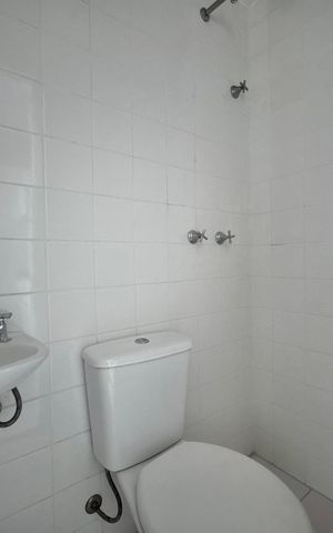 Apartamento à venda com 81m², 3 quartos e 1 vaga Apartamento à venda com 81m², 3 quartos e 1 vagaCozinha e Área de Serviço - Banheiro