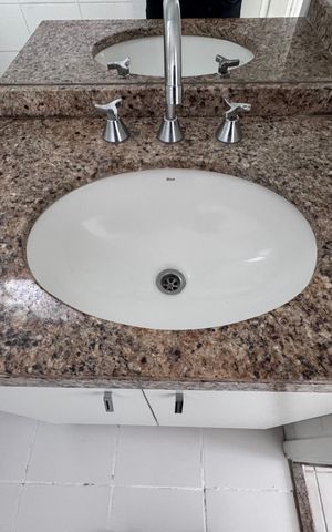 Apartamento à venda com 81m², 3 quartos e 1 vaga Apartamento à venda com 81m², 3 quartos e 1 vagaSuíte - Banheiro