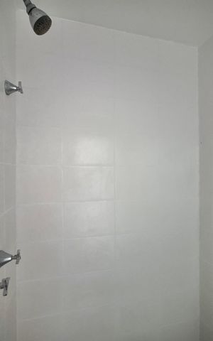 Apartamento à venda com 81m², 3 quartos e 1 vaga Apartamento à venda com 81m², 3 quartos e 1 vagaBanheiro Social
