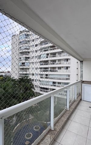Apartamento à venda com 81m², 3 quartos e 1 vaga Apartamento à venda com 81m², 3 quartos e 1 vagaVaranda