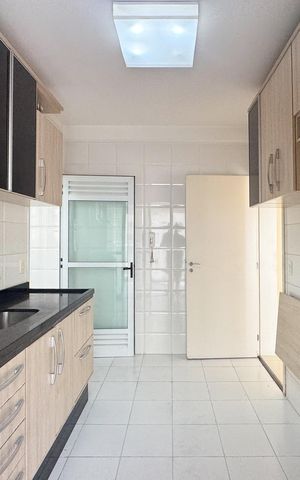 Apartamento à venda com 144m², 3 quartos e 2 vagas Apartamento à venda com 144m², 3 quartos e 2 vagasCozinha