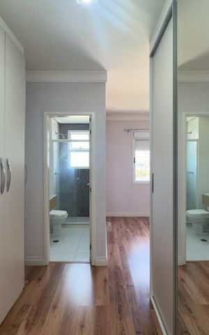 Apartamento à venda com 144m², 3 quartos e 2 vagas Apartamento à venda com 144m², 3 quartos e 2 vagasCloset - Suíte 3
