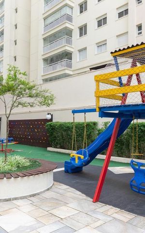 Apartamento à venda com 144m², 3 quartos e 2 vagas Apartamento à venda com 144m², 3 quartos e 2 vagasÁrea comum - playground