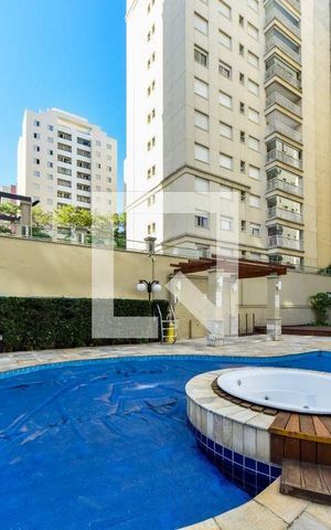 Apartamento à venda com 144m², 3 quartos e 2 vagas Apartamento à venda com 144m², 3 quartos e 2 vagasÁrea comum - Piscina