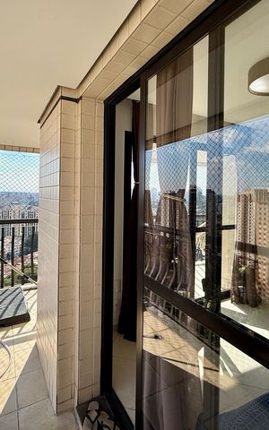 Apartamento à venda com 148m², 3 quartos e 3 vagas Apartamento à venda com 148m², 3 quartos e 3 vagasSacada
