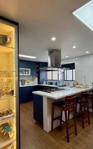 Apartamento à venda com 148m², 3 quartos e 3 vagas Apartamento à venda com 148m², 3 quartos e 3 vagasCozinha