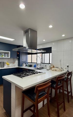 Apartamento à venda com 148m², 3 quartos e 3 vagas Apartamento à venda com 148m², 3 quartos e 3 vagasCozinha