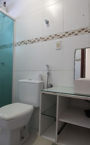 Casa de condomínio à venda com 60m², 2 quartos e 2 vagasBanheiro Social