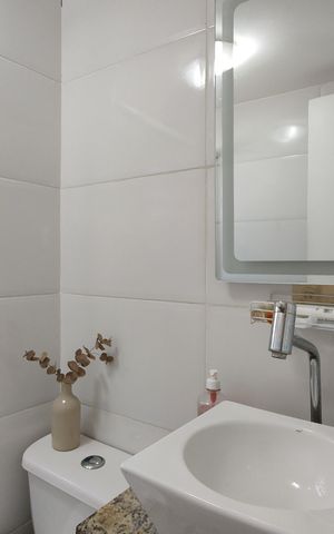 Apartamento à venda com 41m², 2 quartos e 1 vaga Apartamento à venda com 41m², 2 quartos e 1 vagaBanheiro Social