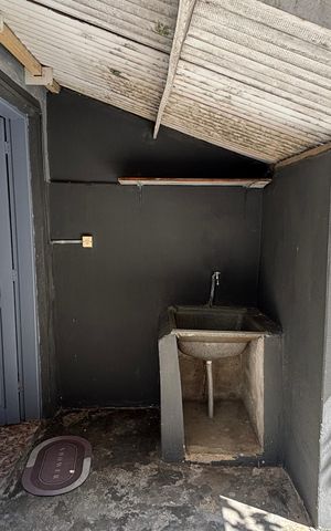 Casa à venda com 252m², 4 quartos e 6 vagas Casa à venda com 252m², 4 quartos e 6 vagasQuintal