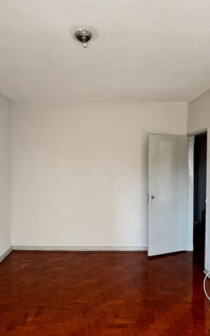Casa à venda com 252m², 4 quartos e 6 vagas Casa à venda com 252m², 4 quartos e 6 vagasQuarto 3