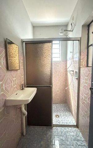 Casa à venda com 252m², 4 quartos e 6 vagas Casa à venda com 252m², 4 quartos e 6 vagasBanheiro 2