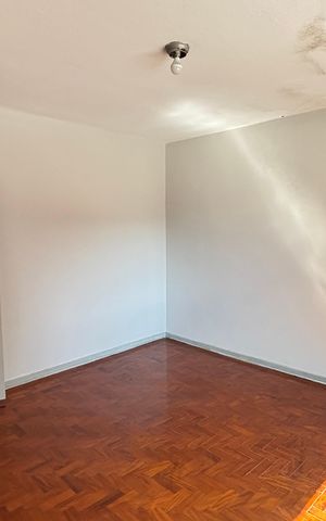 Casa à venda com 252m², 4 quartos e 6 vagas Casa à venda com 252m², 4 quartos e 6 vagasQuarto 1