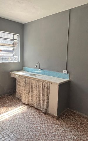 Casa à venda com 252m², 4 quartos e 6 vagas Casa à venda com 252m², 4 quartos e 6 vagasCozinha da Edícula