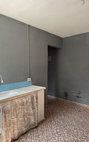Casa à venda com 252m², 4 quartos e 6 vagas Casa à venda com 252m², 4 quartos e 6 vagasCozinha da Edícula