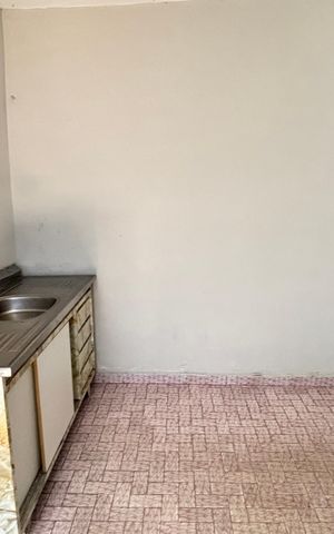 Casa à venda com 252m², 4 quartos e 6 vagas Casa à venda com 252m², 4 quartos e 6 vagasCozinha