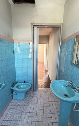 Casa à venda com 252m², 4 quartos e 6 vagas Casa à venda com 252m², 4 quartos e 6 vagasBanheiro 1