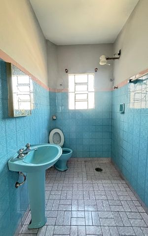 Casa à venda com 252m², 4 quartos e 6 vagas Casa à venda com 252m², 4 quartos e 6 vagasBanheiro 1