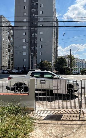 Casa à venda com 252m², 4 quartos e 6 vagas Casa à venda com 252m², 4 quartos e 6 vagasGaragem