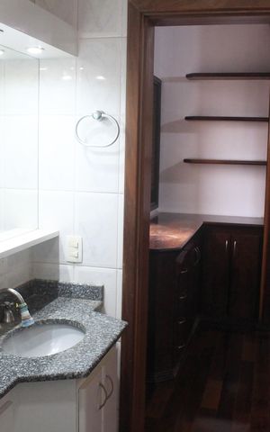Apartamento à venda com 148m², 3 quartos e 2 vagasBanheiro da Suíte