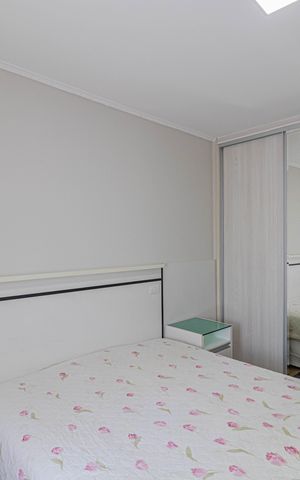 Casa à venda com 180m², 4 quartos e 2 vagas Casa à venda com 180m², 4 quartos e 2 vagasSuíte